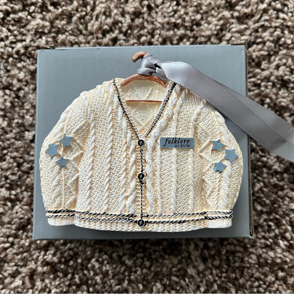 NEW Taylor Swift Cardigan Ornament Christmas - Picture 2 of 9